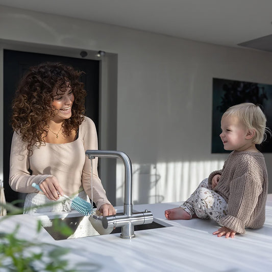 Blumi Easy Brush: The Brush That Cleans Your Bottle Easily