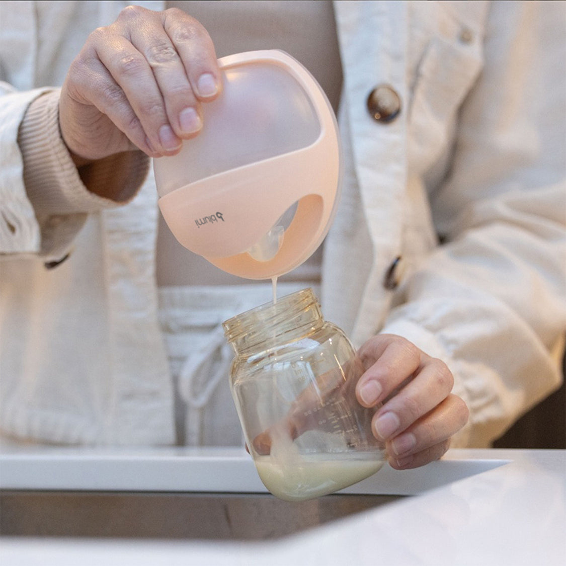 Blumi Foster Pod: The Simple and Effective Portable Breast Pump